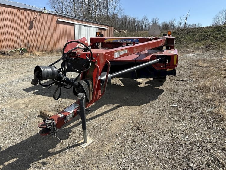 2011 New Holland H7320 – DB163CL